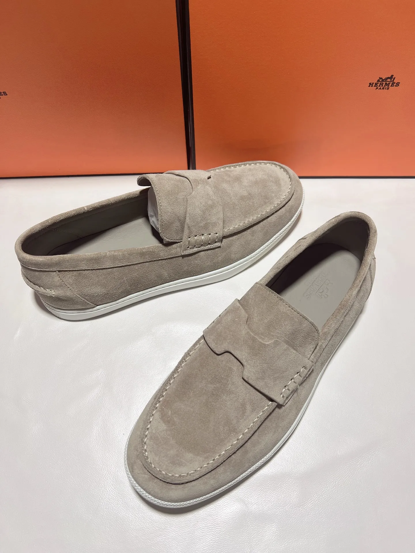 👟👟Ex-factory price 540👟👟 ♥2025 HERMES The latest hot model, the official website is developed simultaneously, original quality Size: Women's size 36/46